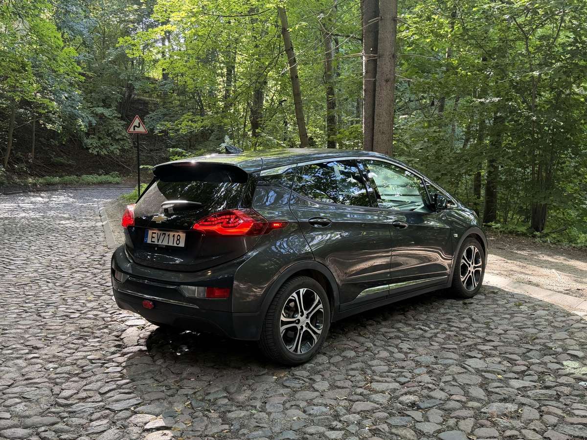 Chevrolet Bolt, 64 kWh, hatchback