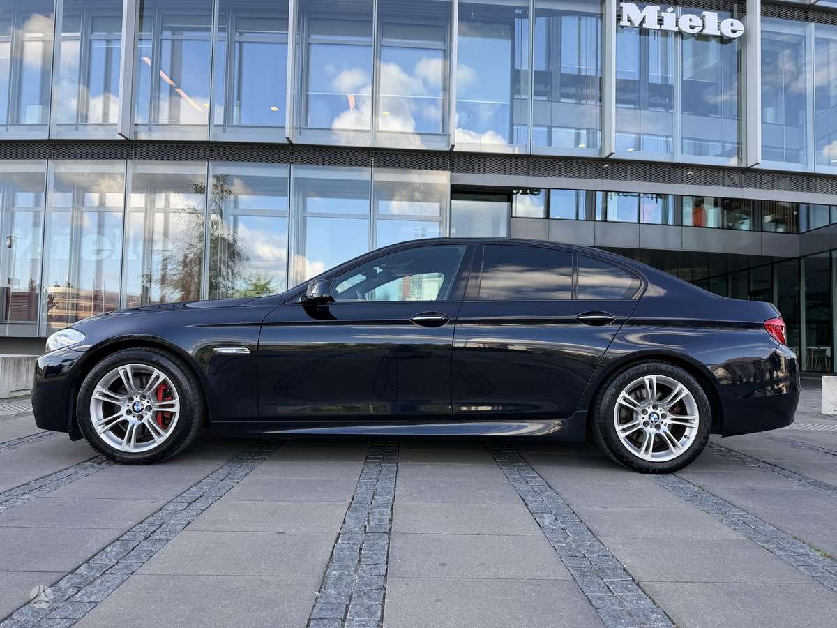 BMW 530, saloon / sedan