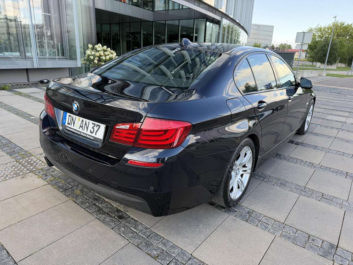 BMW 530, saloon / sedan