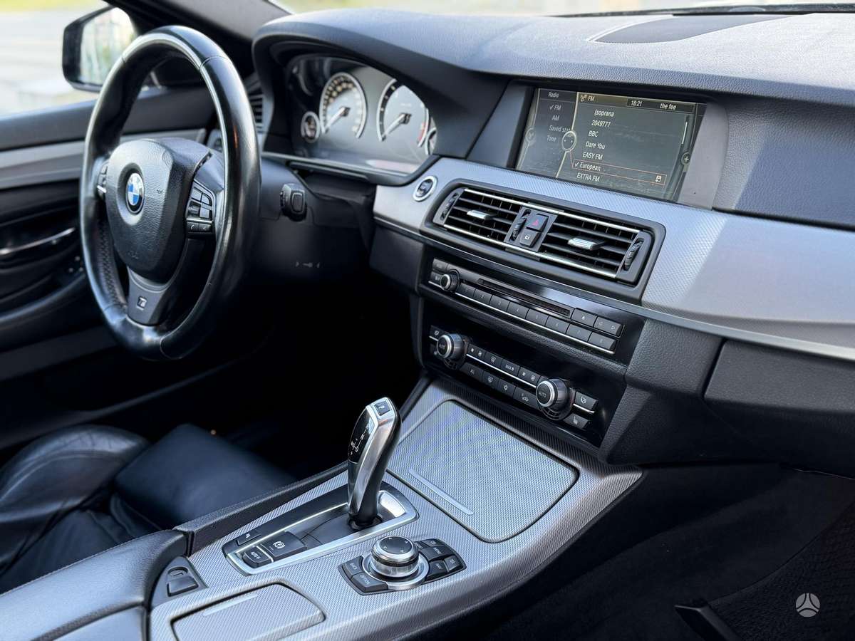BMW 530, saloon / sedan