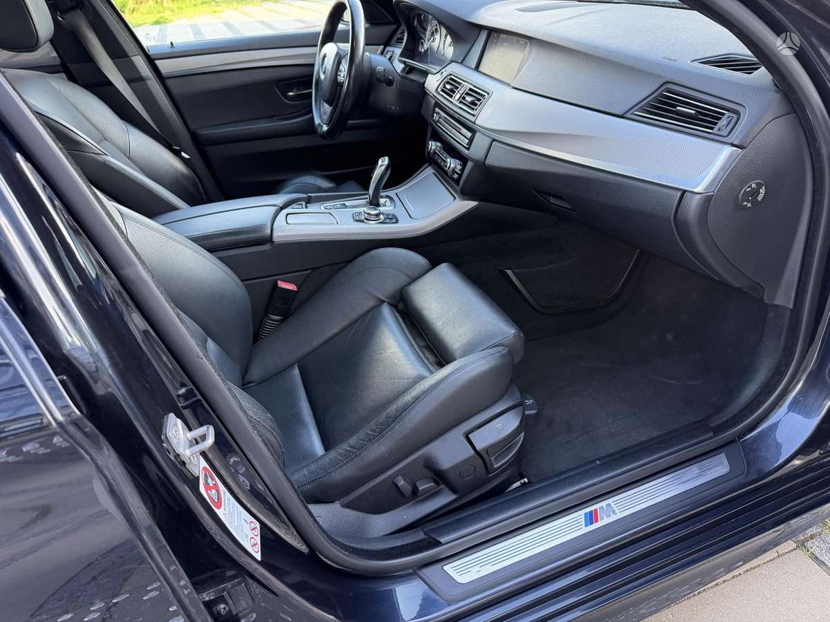 BMW 530, saloon / sedan