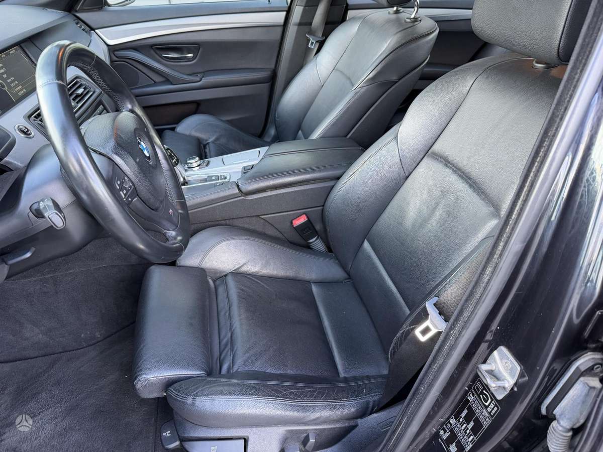 BMW 530, saloon / sedan