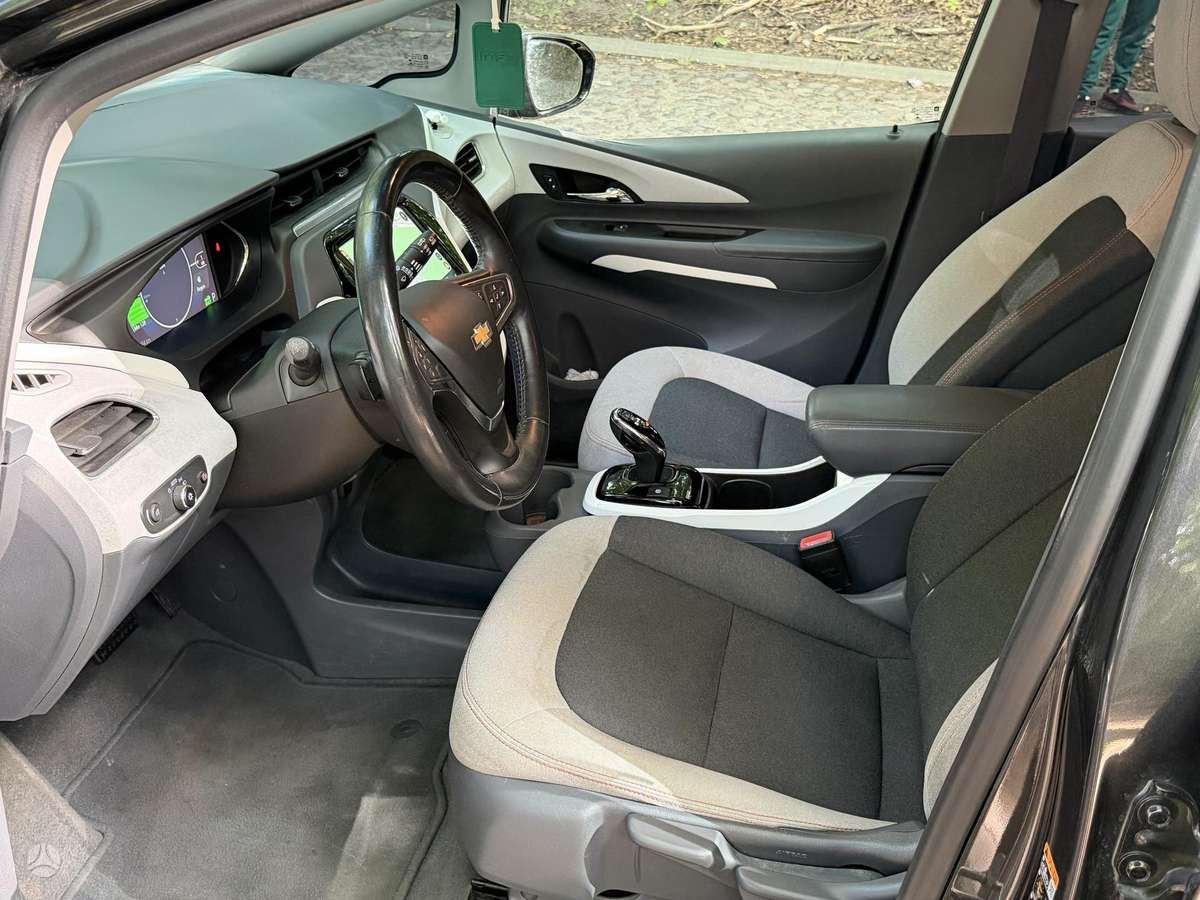 Chevrolet Bolt, 64 kWh, hatchback