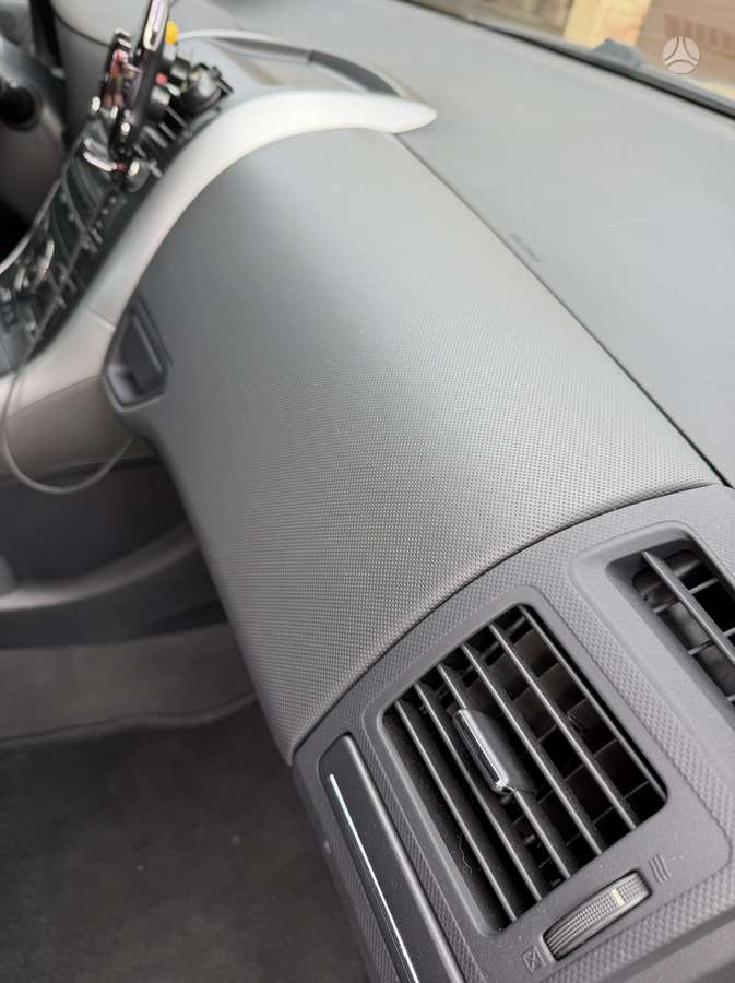 Toyota Auris - 11