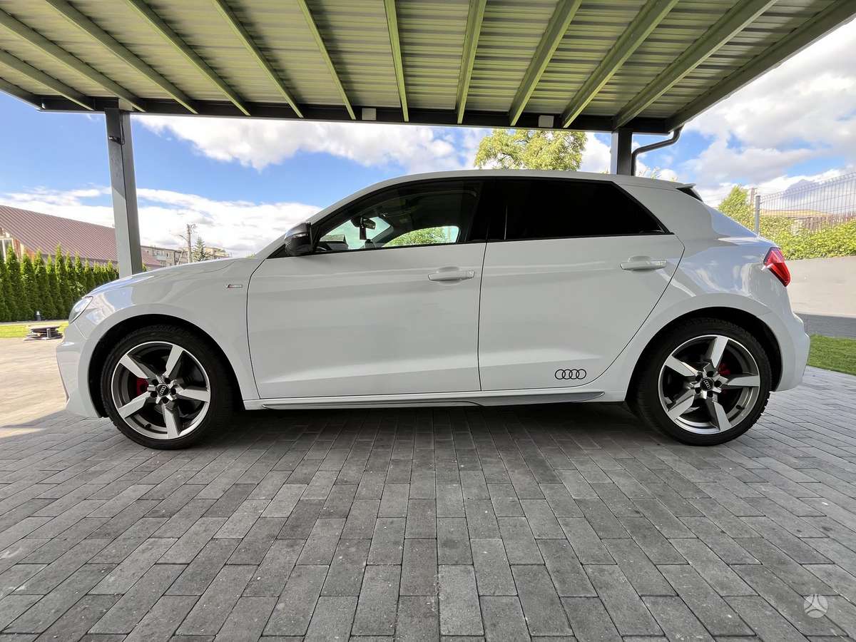 Audi A1, 2.0 l., hatchback