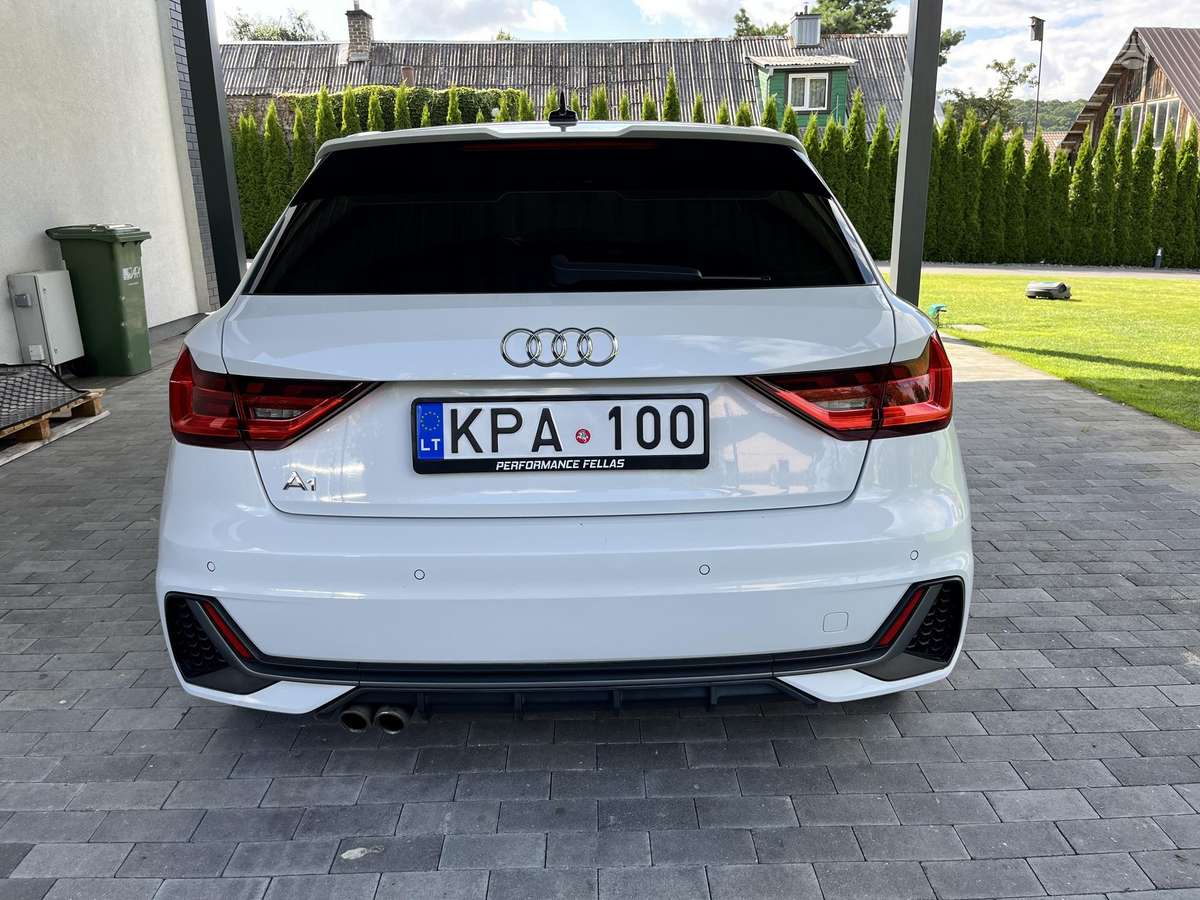 Audi A1, 2.0 l., hatchback