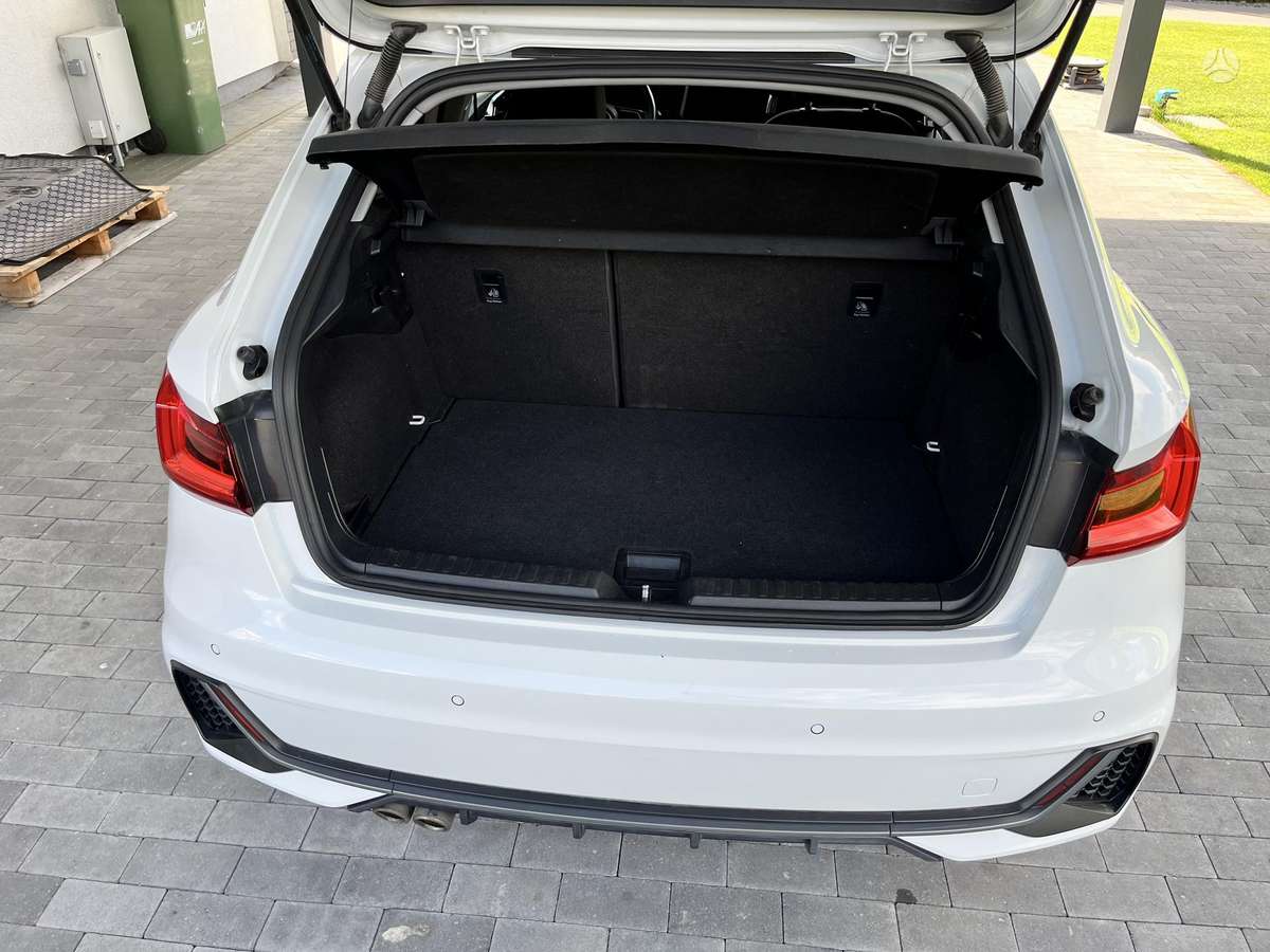 Audi A1, 2.0 l., Хэтчбек