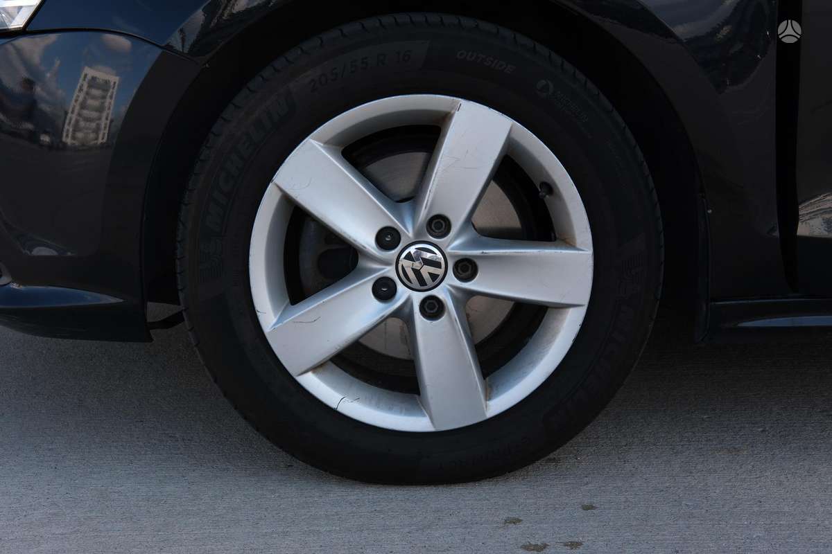 Volkswagen Jetta - 8