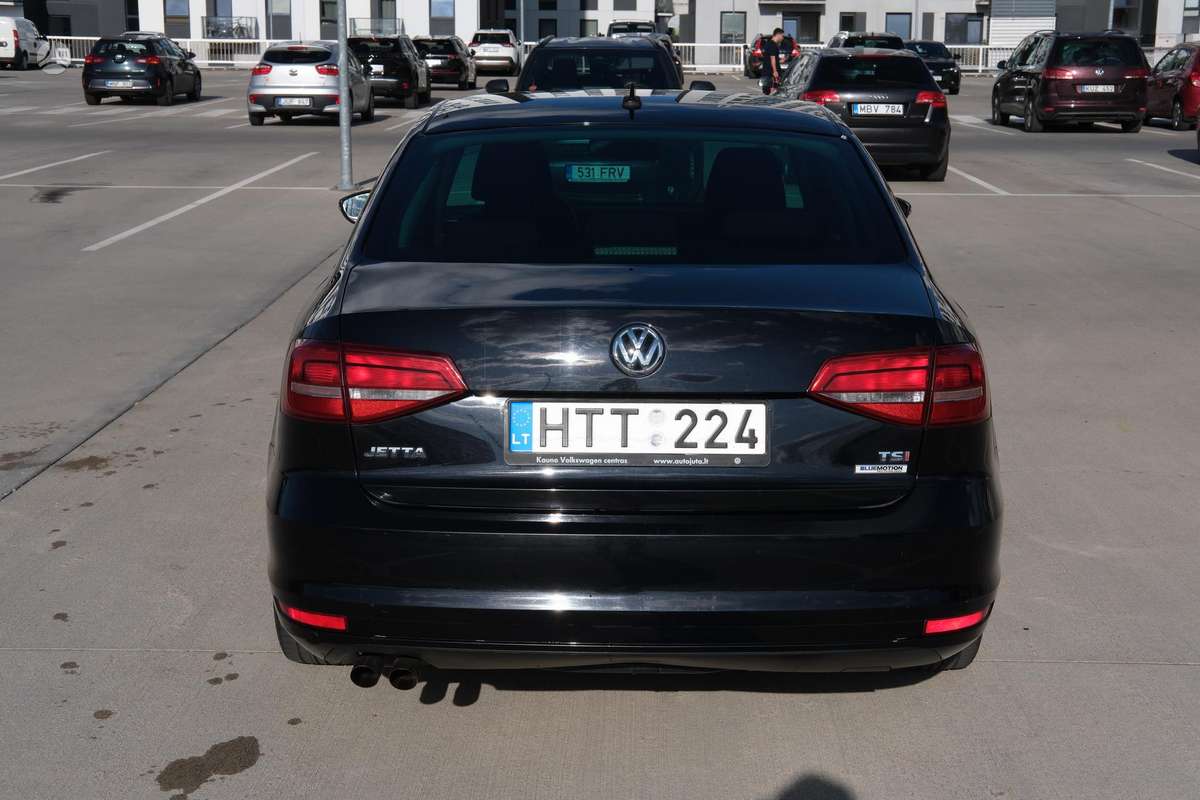 Volkswagen Jetta - 5