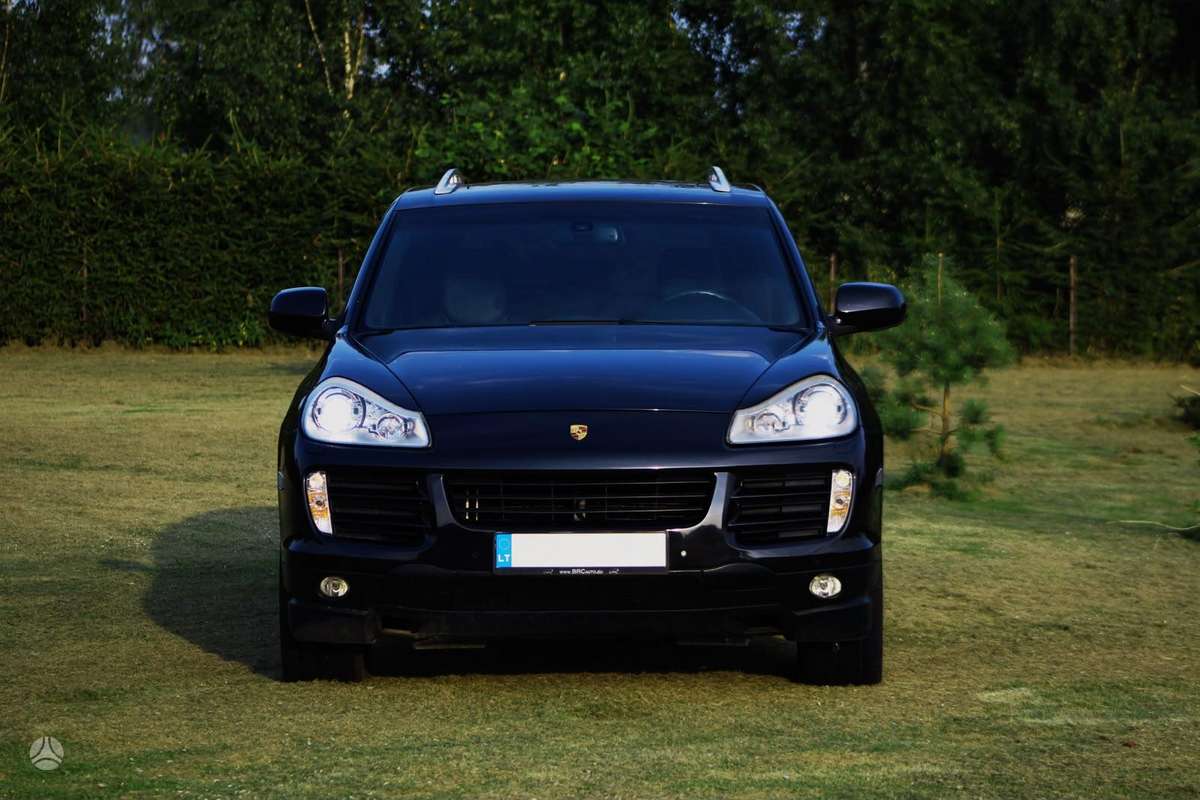 Porsche Cayenne - 4