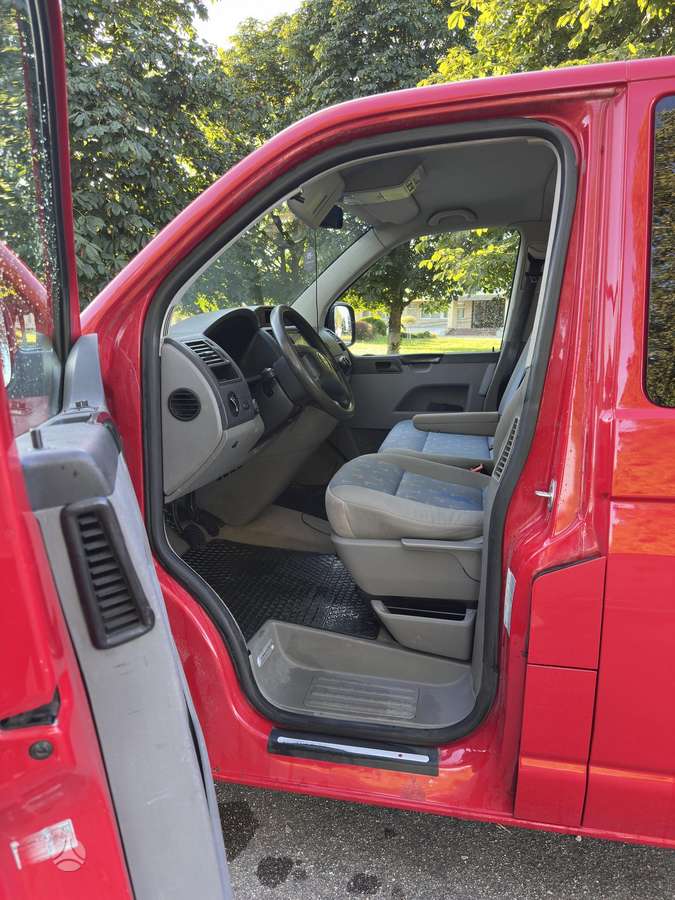 Volkswagen Caravelle - 5