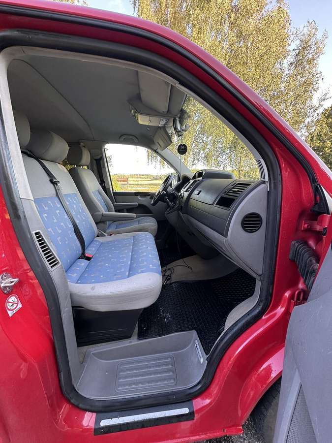 Volkswagen Caravelle - 7