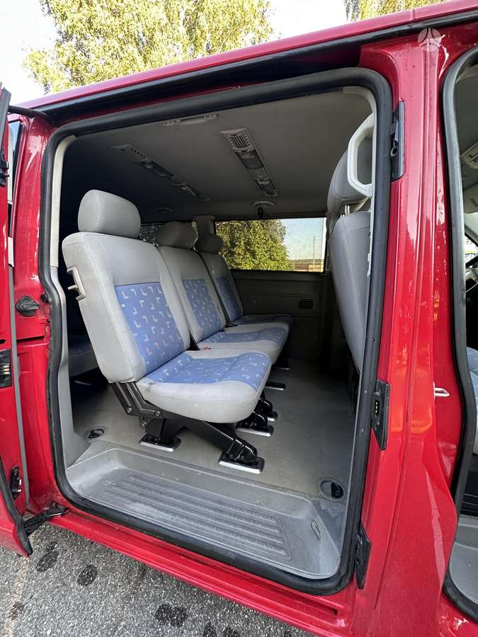 Volkswagen Caravelle - 8