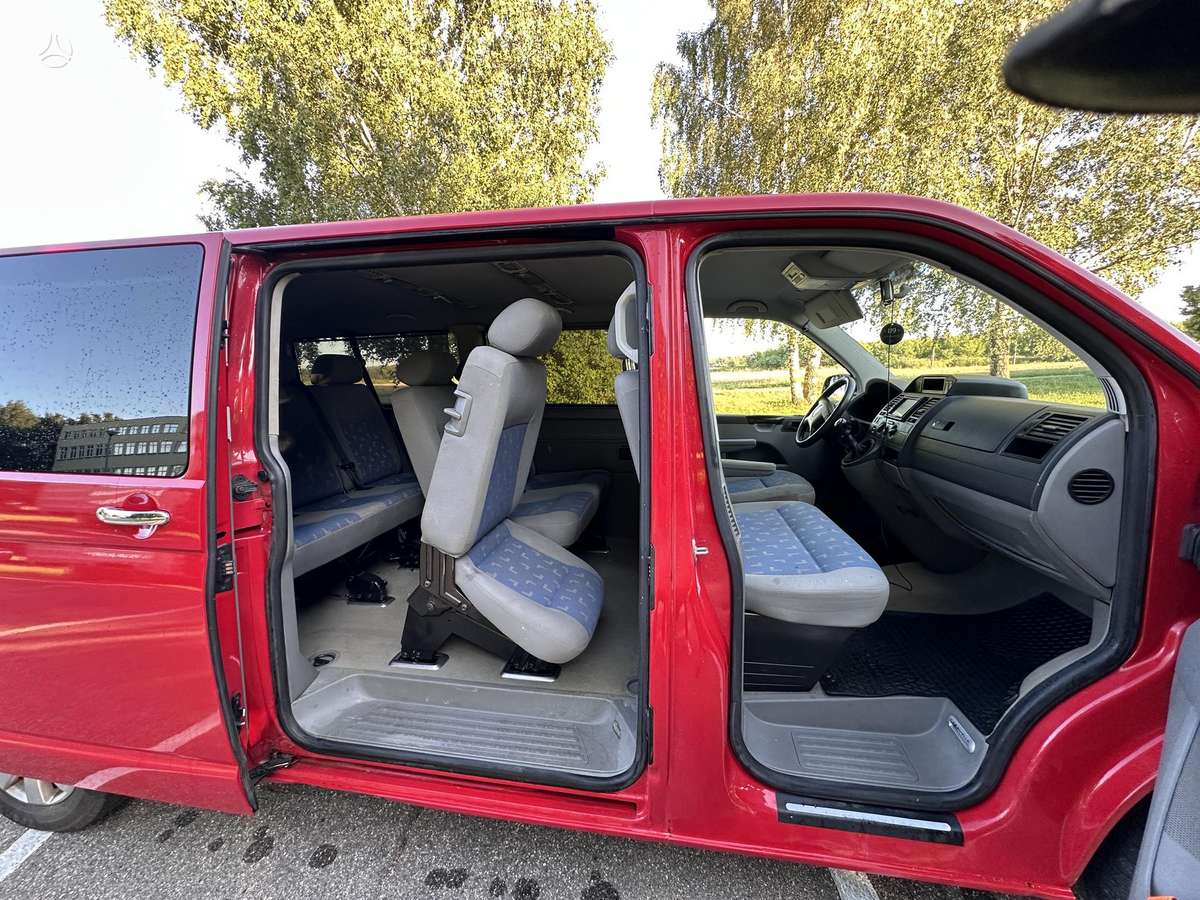 Volkswagen Caravelle - 10