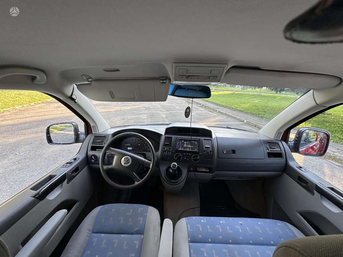 Volkswagen Caravelle - 12