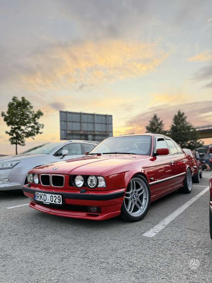 BMW 520, 2.0 l., Седан