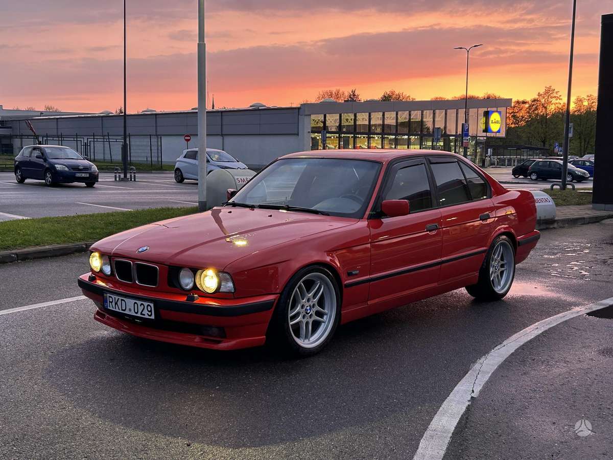BMW 520, 2.0 l., Седан