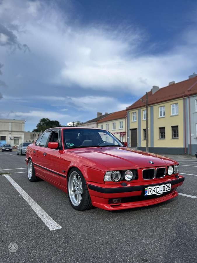 BMW 520, 2.0 l., Седан