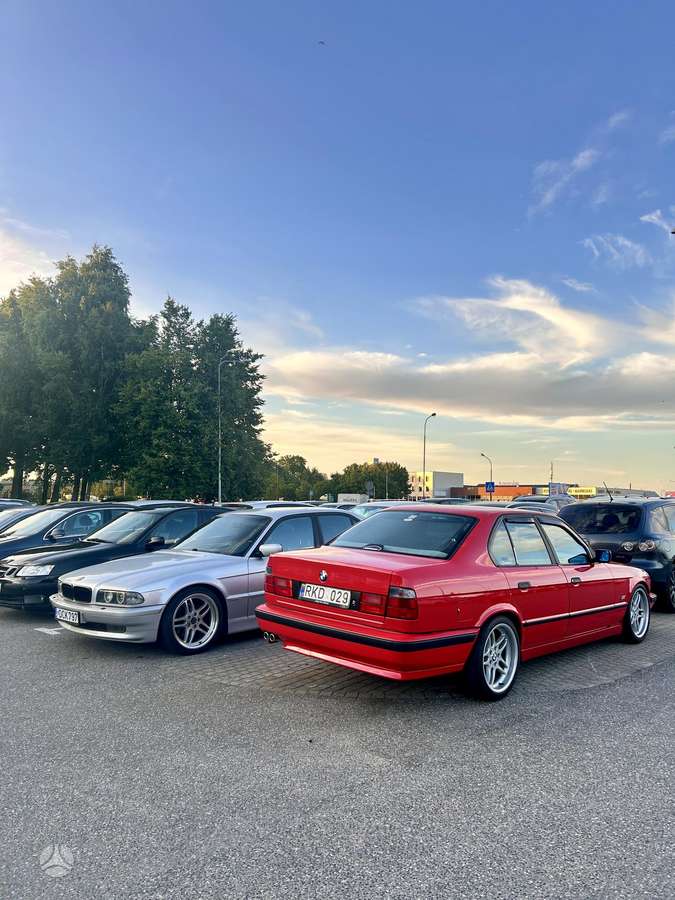 BMW 520, 2.0 l., Седан