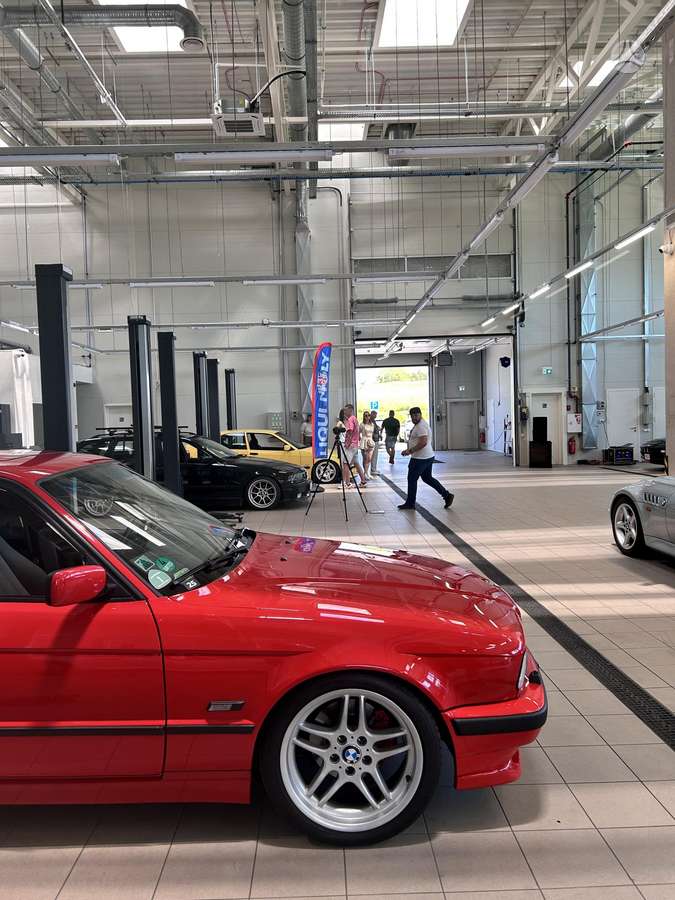 BMW 520, 2.0 l., Седан