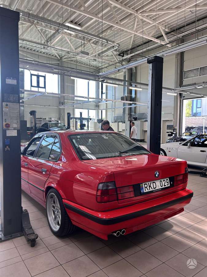 BMW 520, 2.0 l., Седан