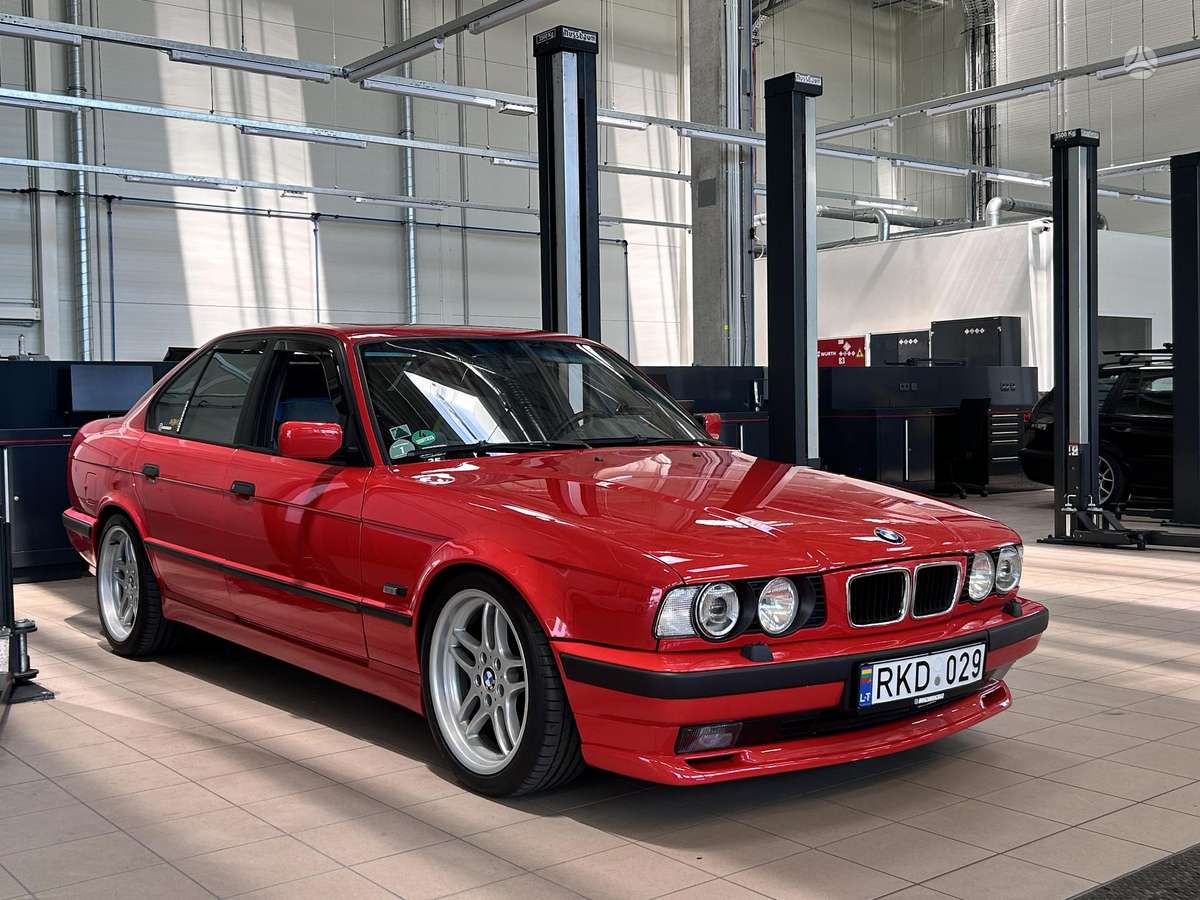 BMW 520, 2.0 l., Седан