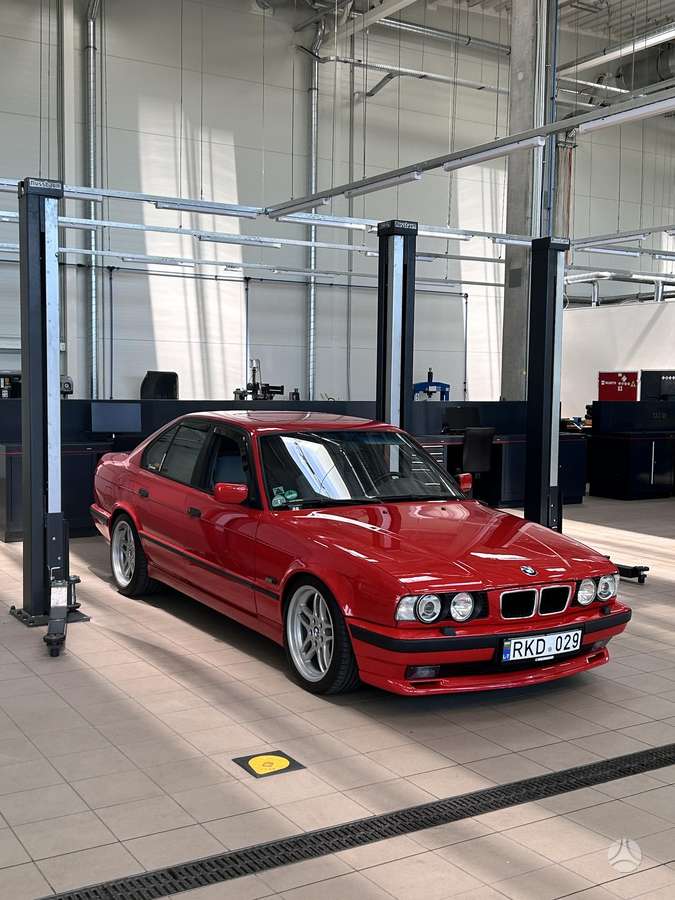 BMW 520, 2.0 l., Седан