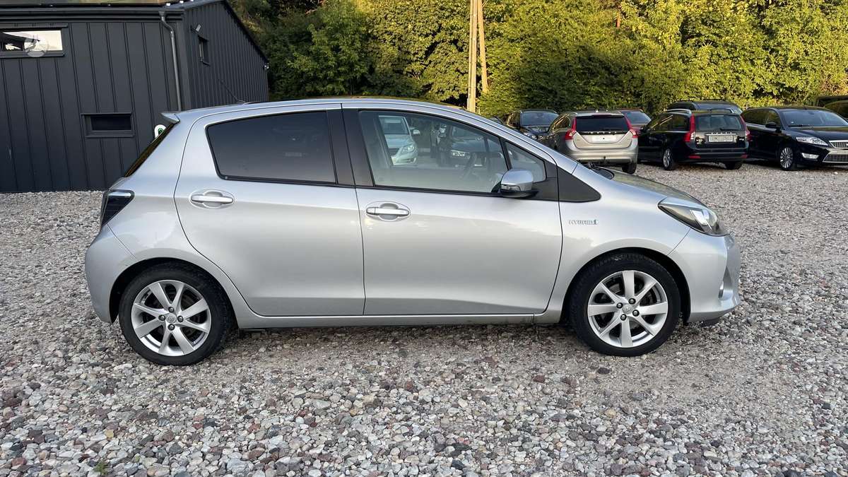 Toyota Yaris - 4