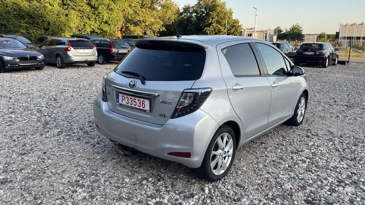 Toyota Yaris - 5