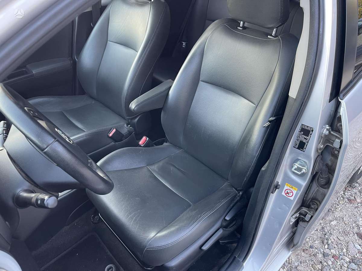 Toyota Yaris - 8