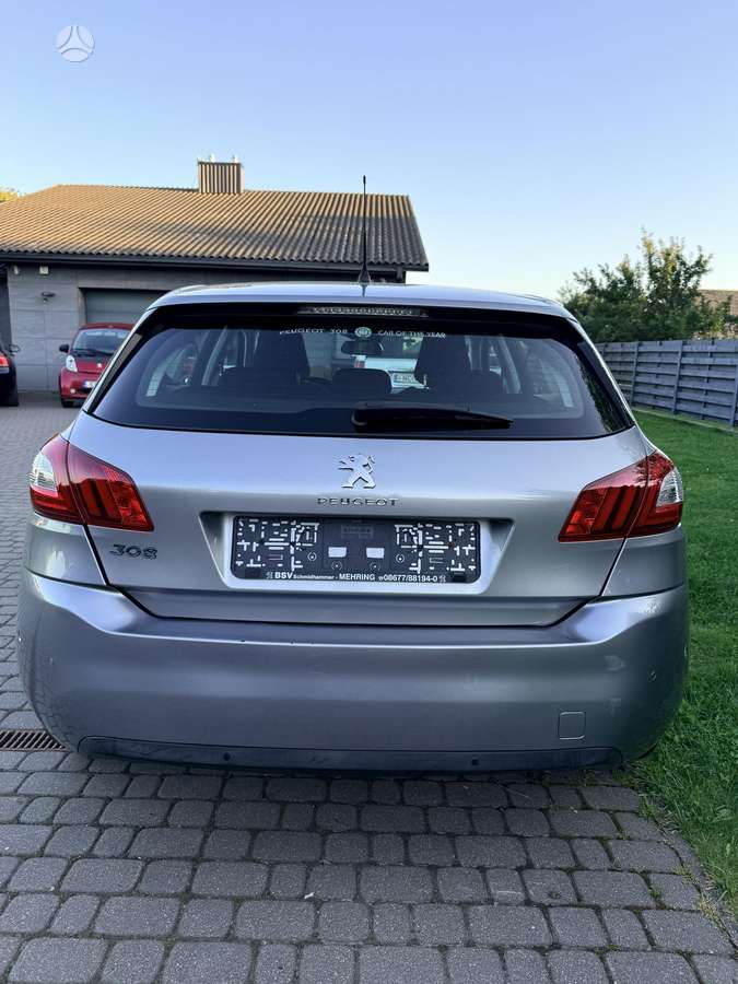 Peugeot 308 - 8