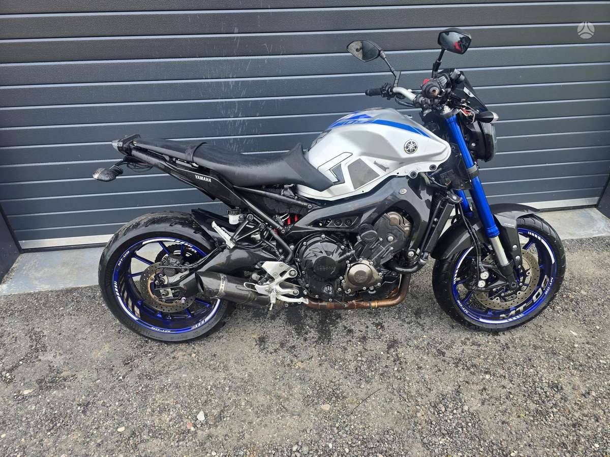 Yamaha MT 09, street / classic