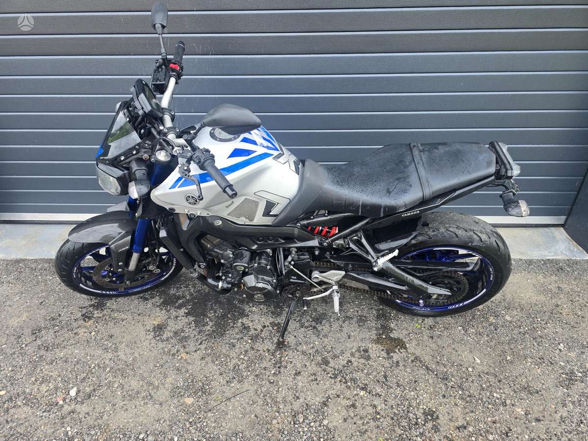 Yamaha MT 09, street / classic