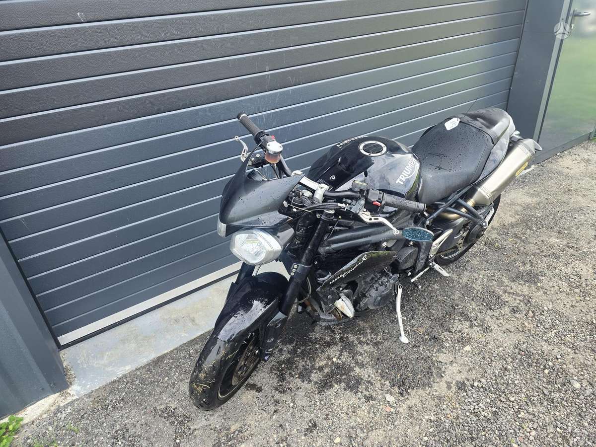 Triumph Speed Triple, street / klasikiniai