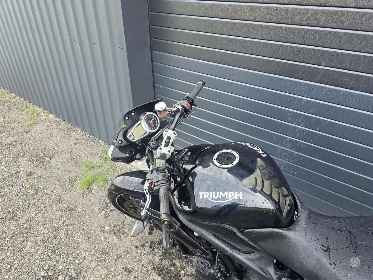 Triumph Speed Triple, street / классические