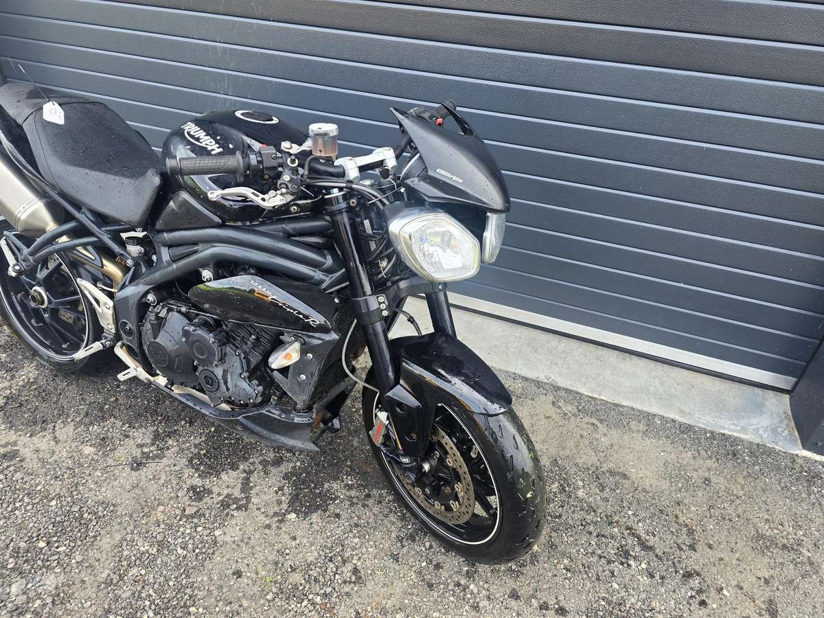 Triumph Speed Triple, street / классические