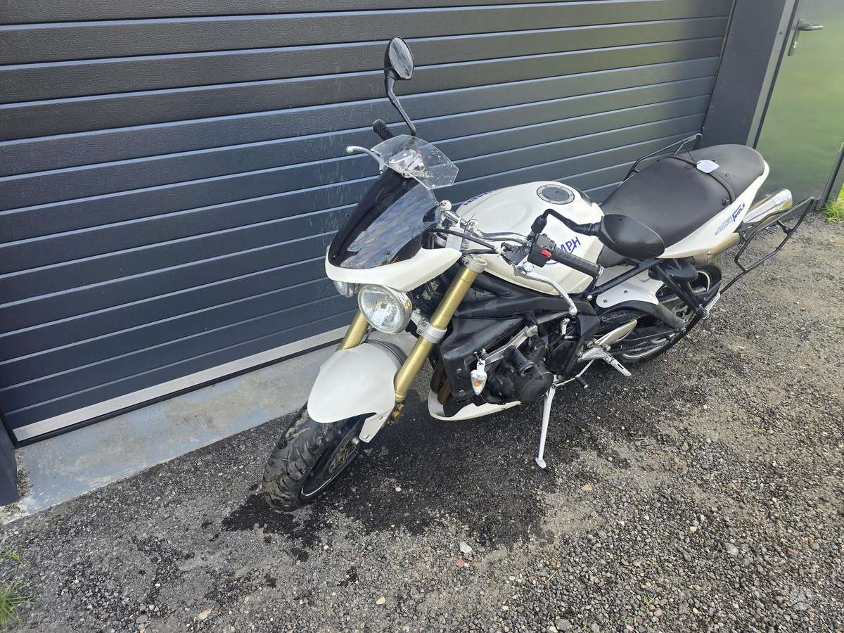 Triumph Street Triple, street / classic