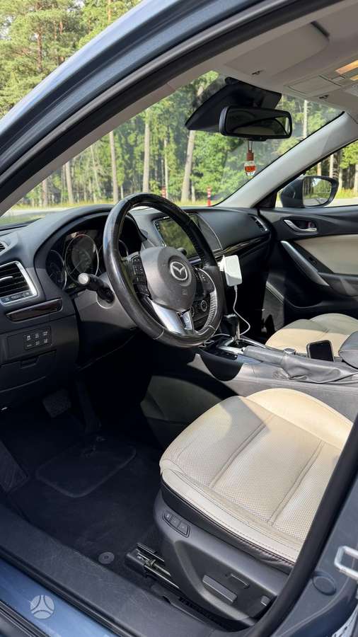 Mazda 6, 2.2 l., Седан