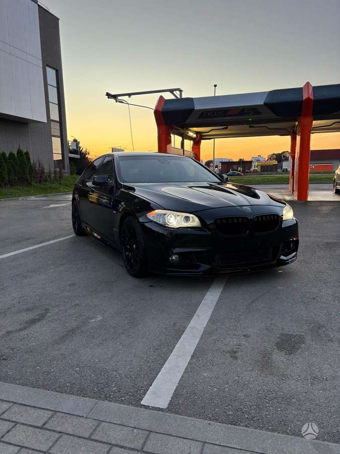 BMW 525, 3.0 l., Седан