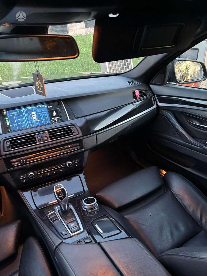 BMW 525, 3.0 l., Седан