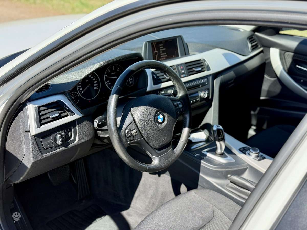 BMW 320, 2.0 l., Седан