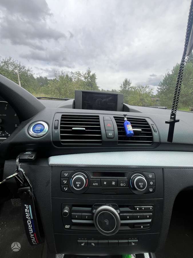 BMW 118, 2.0 l., Хэтчбек
