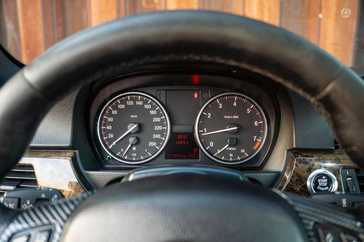 BMW 320, 2.0 l., convertible