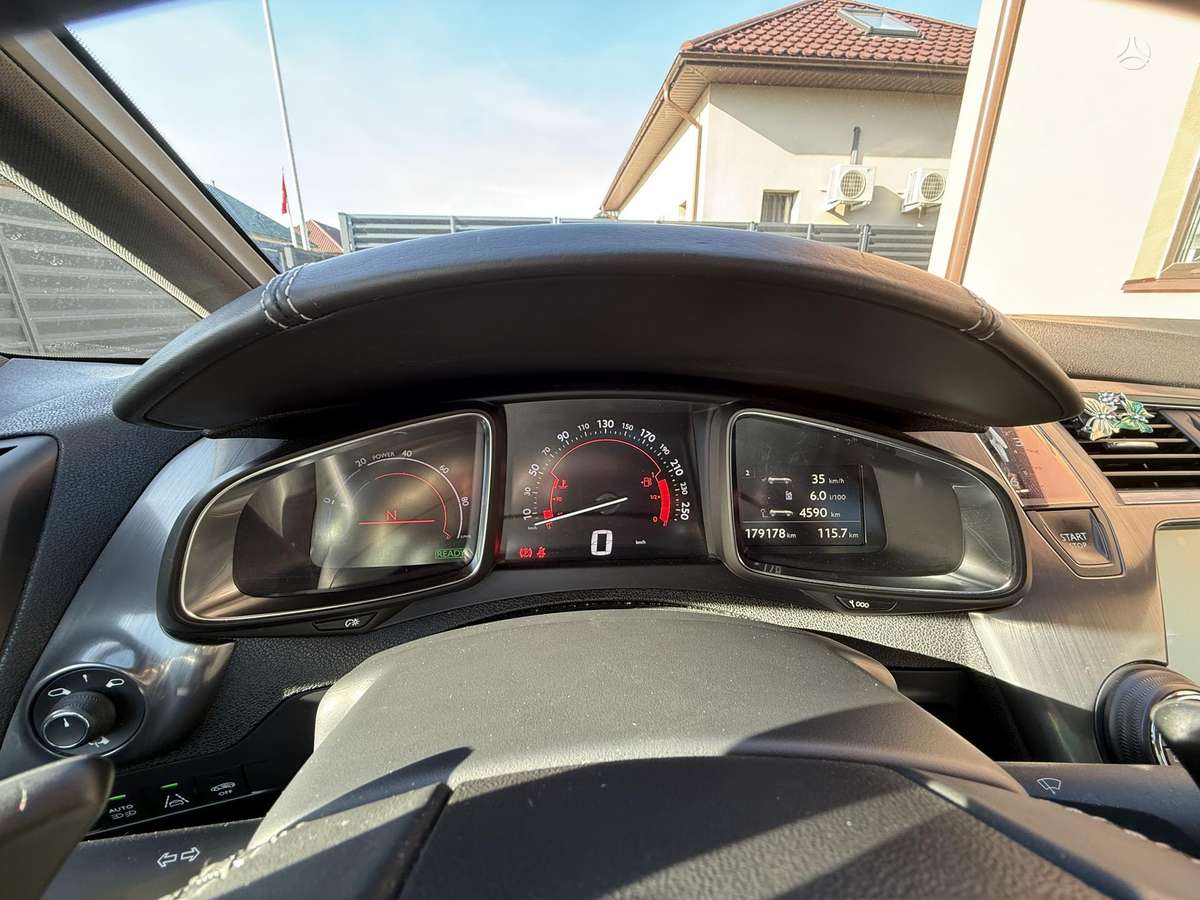 Citroen DS5, 2.0 l., hatchback