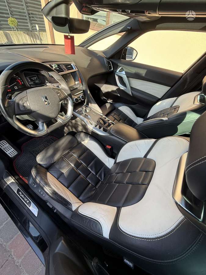 Citroen DS5, 2.0 l., hatchback