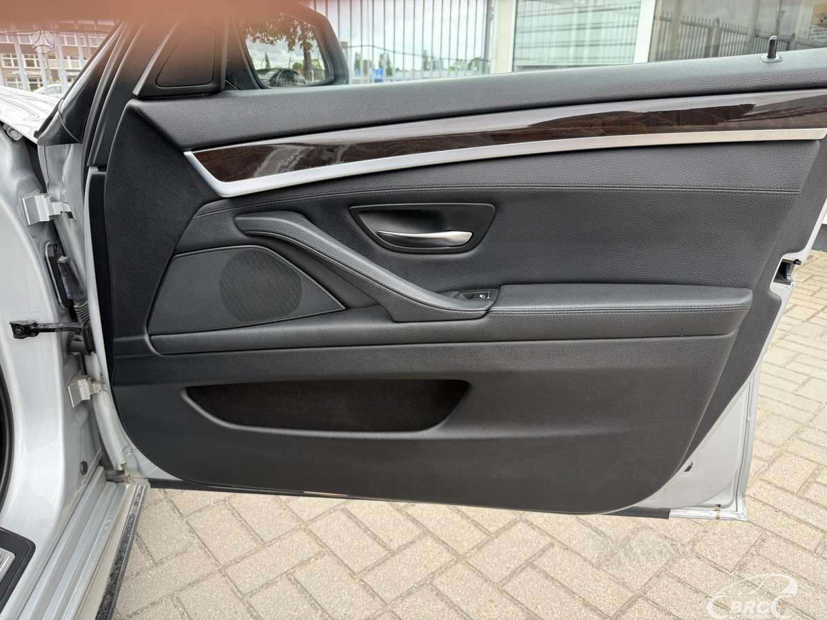 BMW 535, 3.0 l., Седан