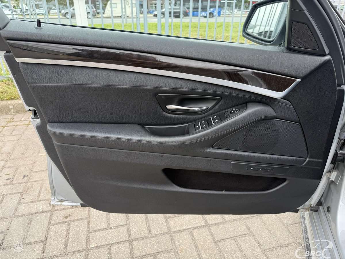 BMW 535, 3.0 l., Седан