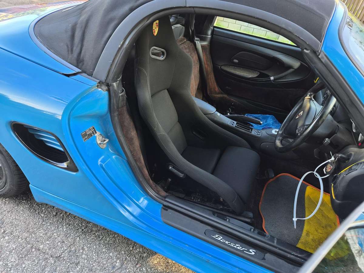 Porsche Boxster - 9