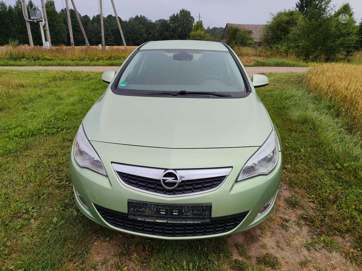Opel Astra, 1.4 l., Хэтчбек