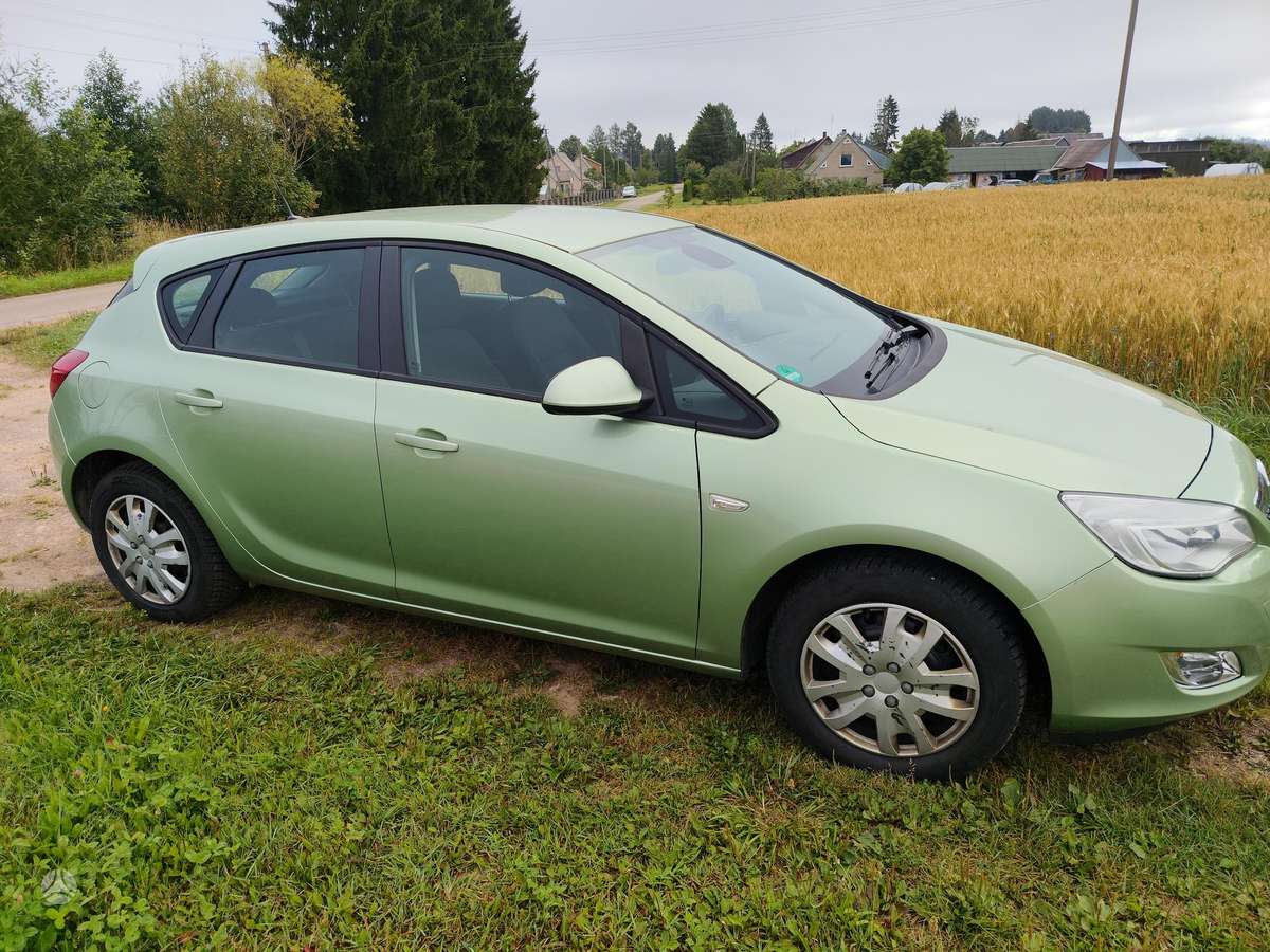 Opel Astra, 1.4 l., Хэтчбек